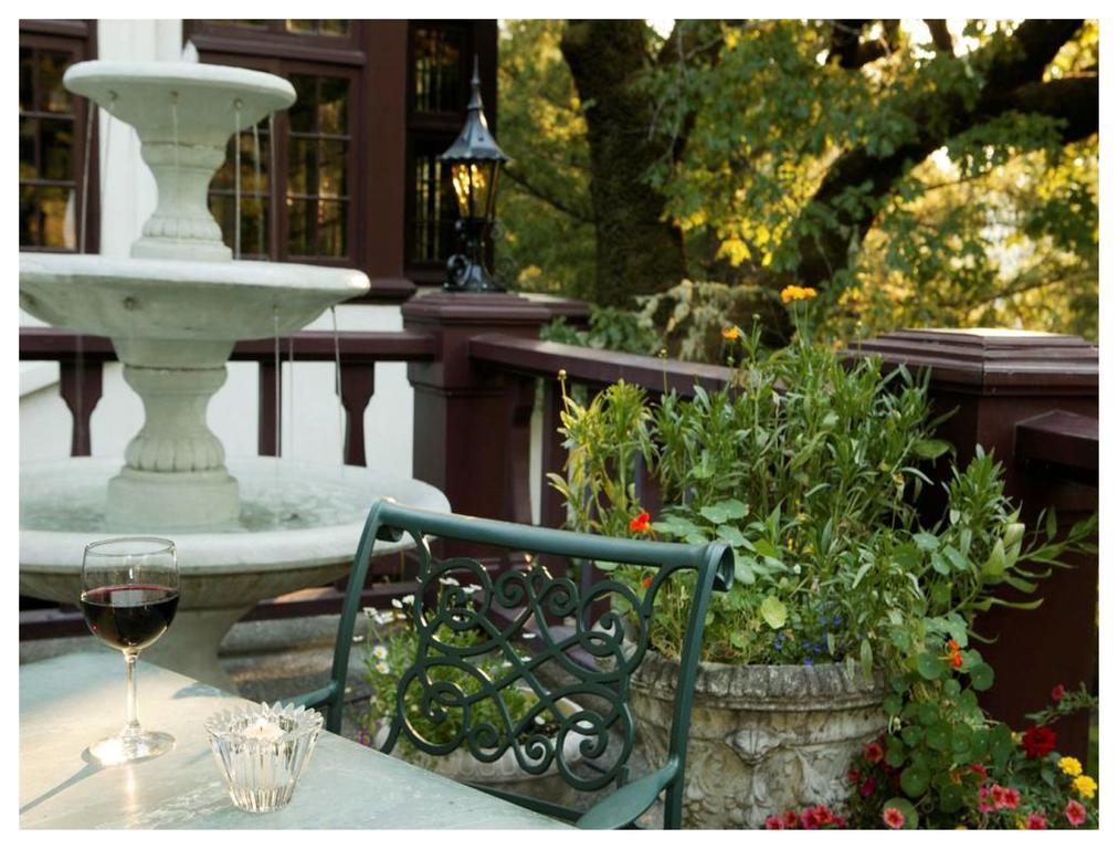 Terrace King Room